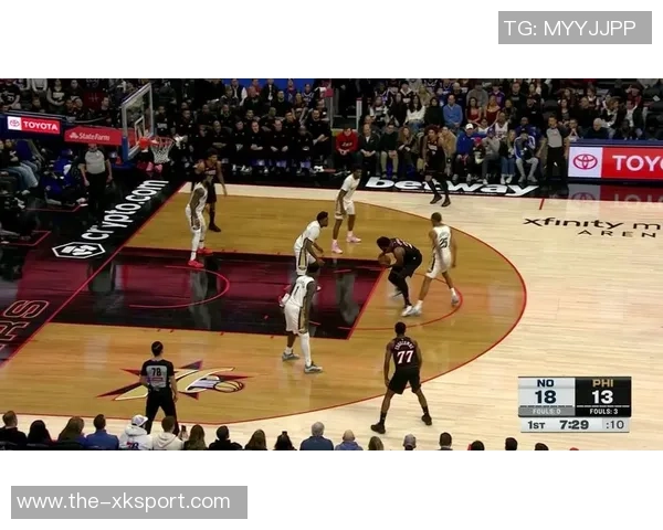 恩比德与鲍尔对决激烈76人半场微弱领先黄蜂三分球大战精彩纷呈 恩比德与鲍尔对决激烈76人半场微弱领先黄蜂三分球大战精彩纷呈